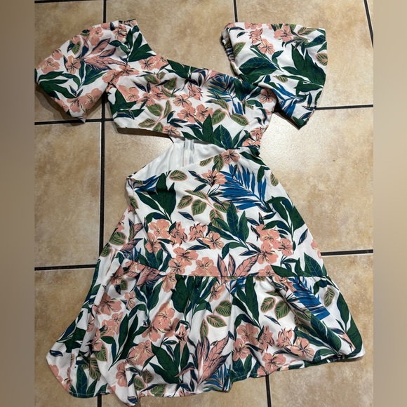 Floral Cutout Dress with Puff Sleeves - Picture 1 of 1